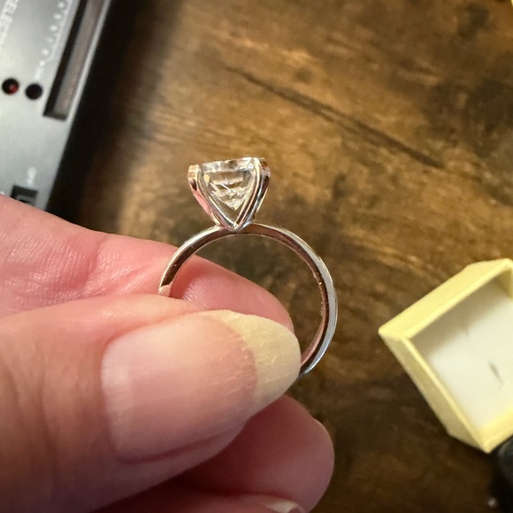 Certified 14kt white gold 2.60 carat diamond ring - Picture 2 of 7